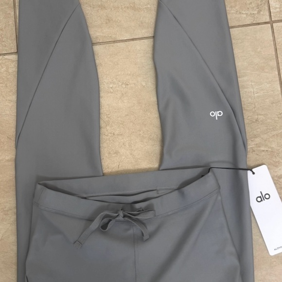 ALO YOGA AIRLIFT HIGH-WAIST LIGHT SPEED LEGGING - Picture 14 of 15